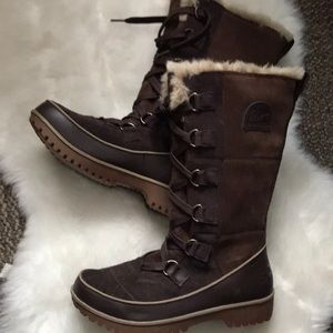 NEW sorel  snow boots!
